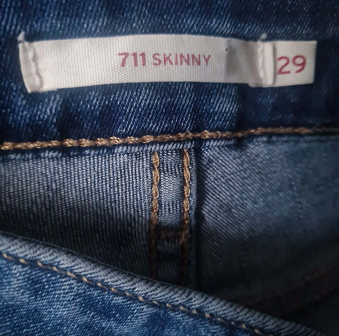 Inside label showing size and cut.