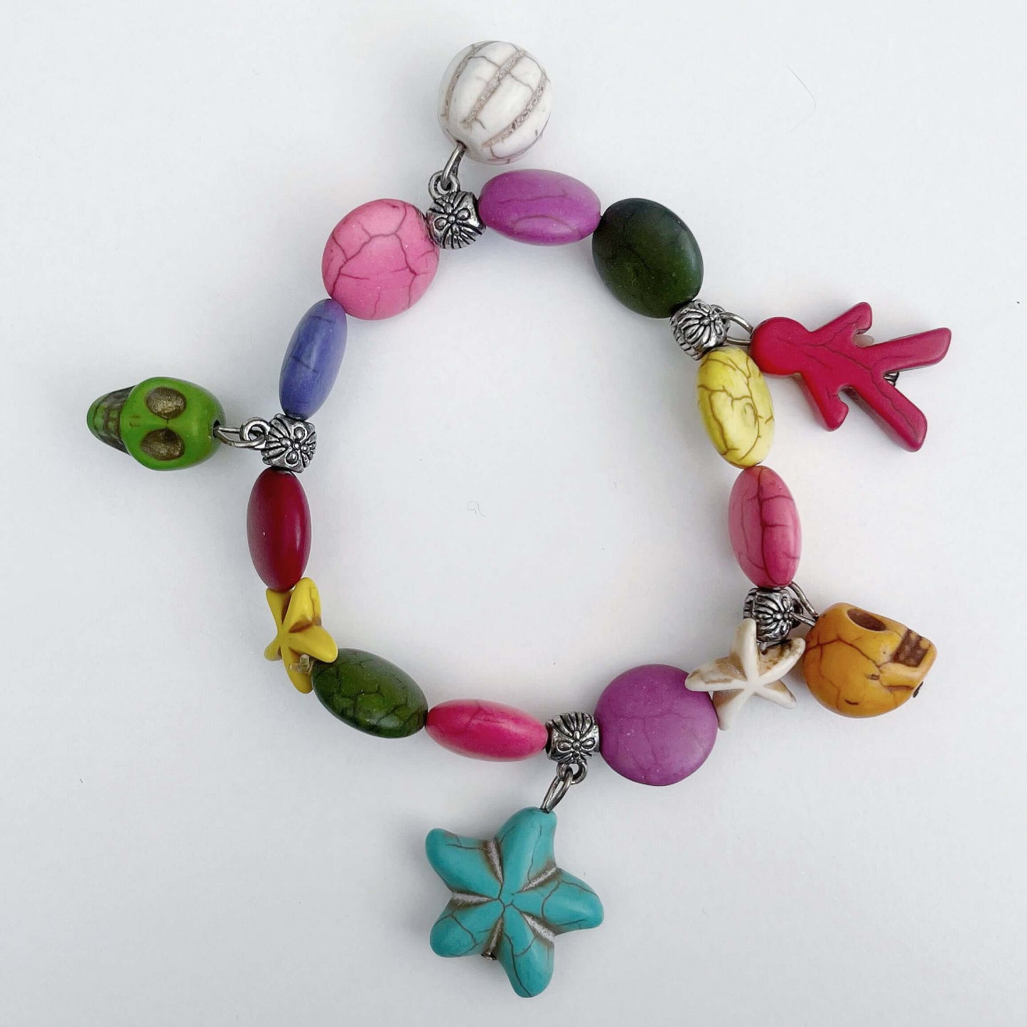 Top view of kiddy style bracelet.