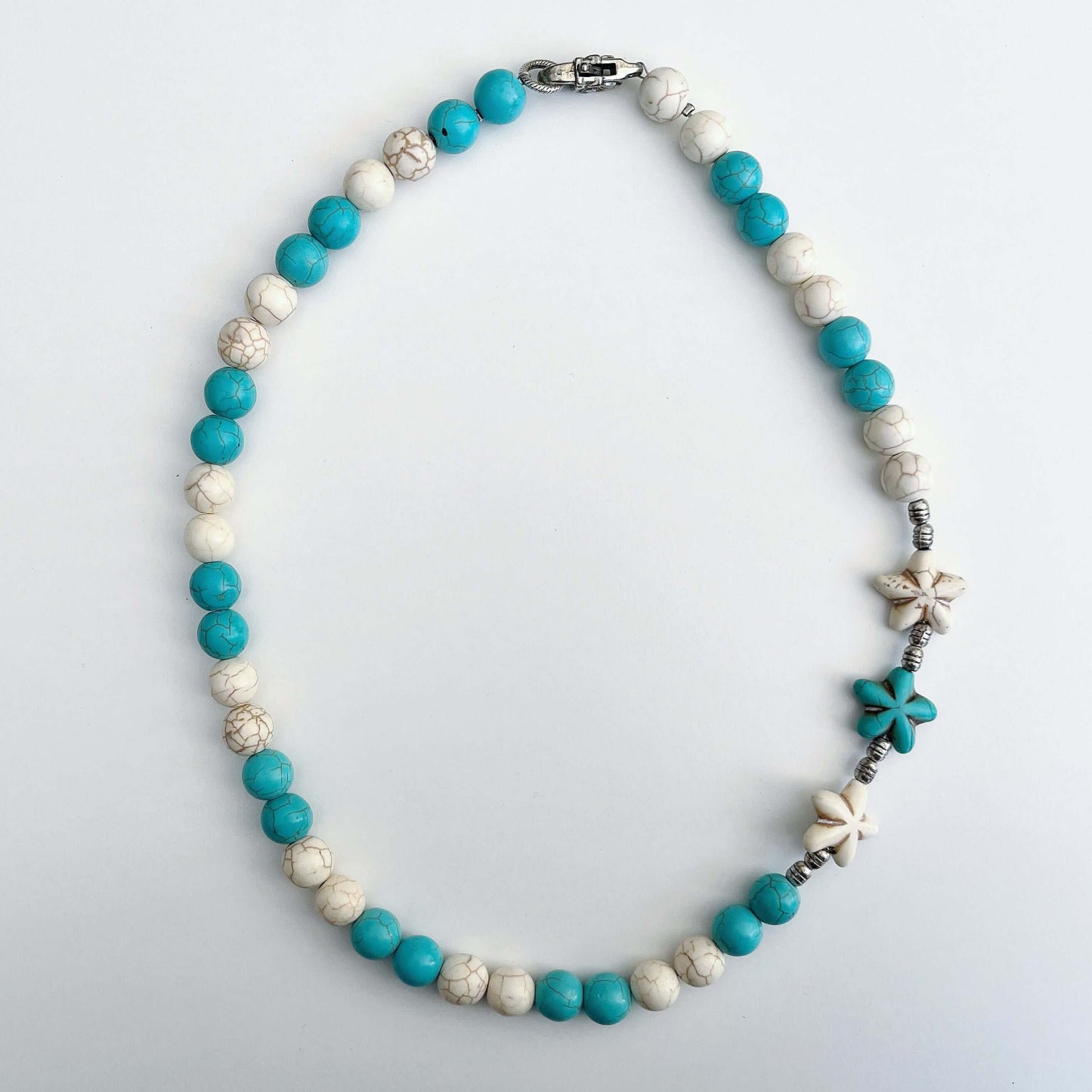 Top view of the Blue and White Howlite necklace.