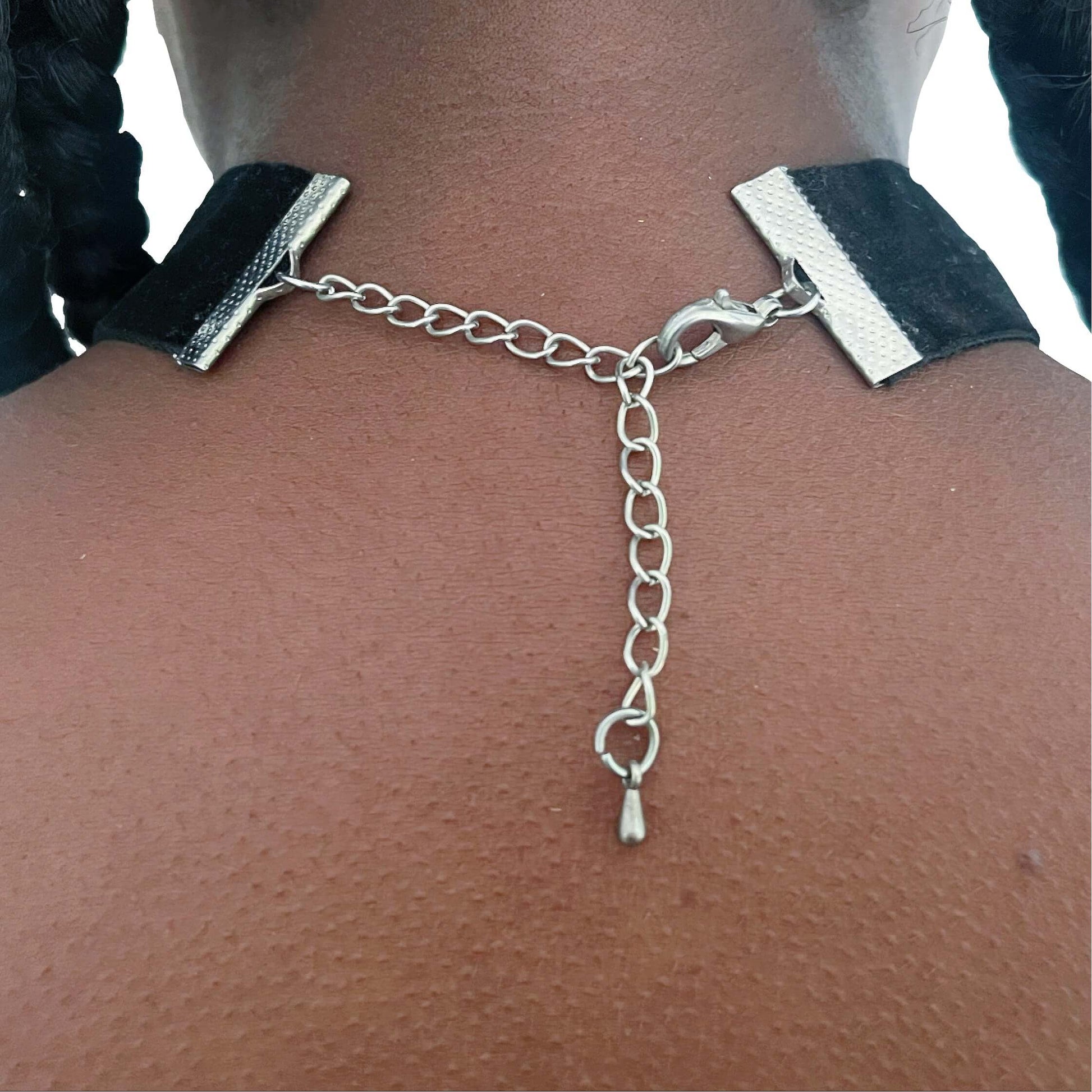 Back view of velvet black choker showing extension chain.