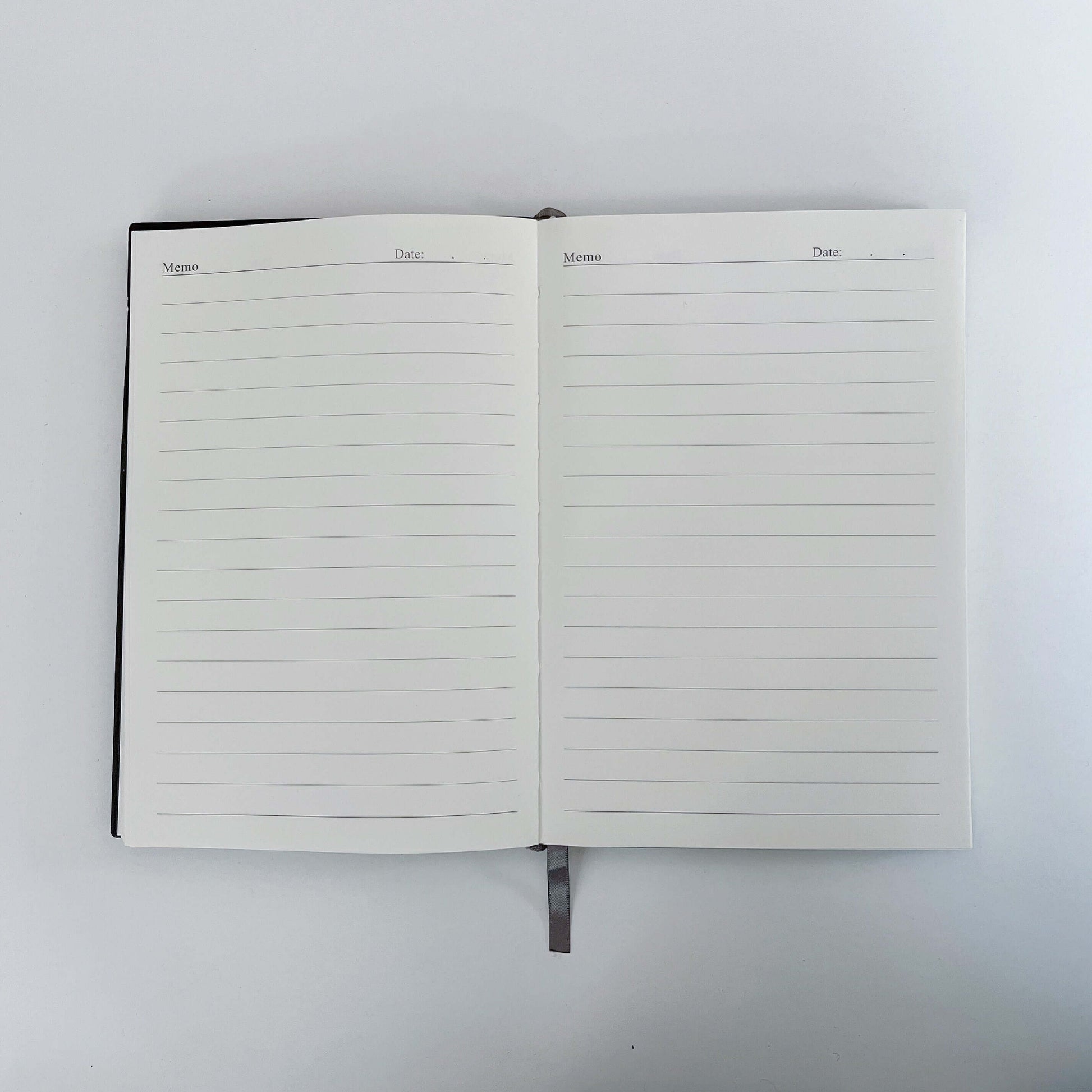 View of the journal's pages inside.