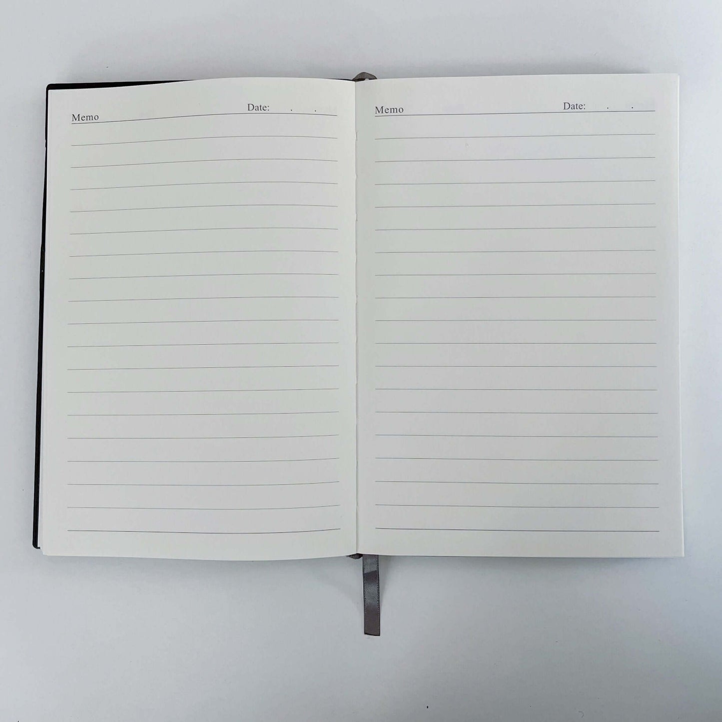 View of the journal's pages inside.