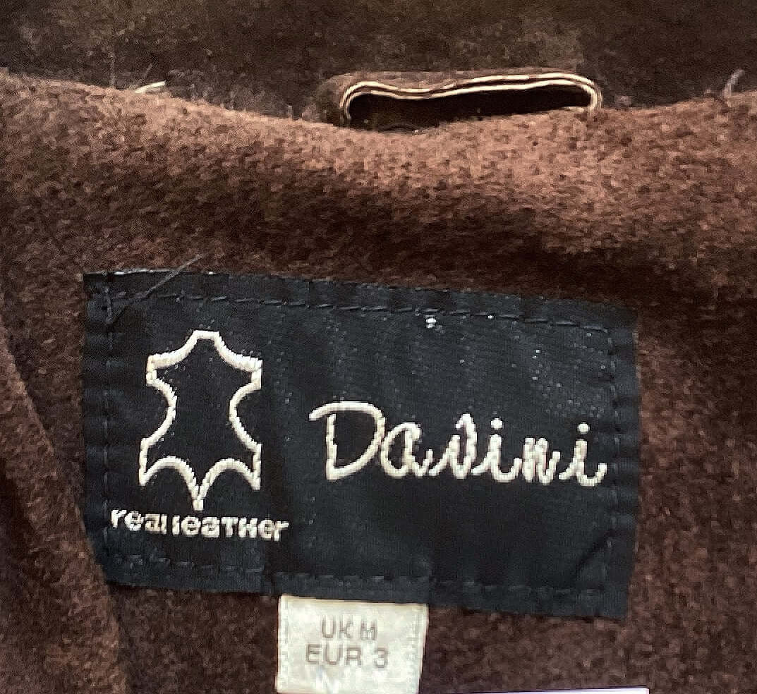 View of Davini label.